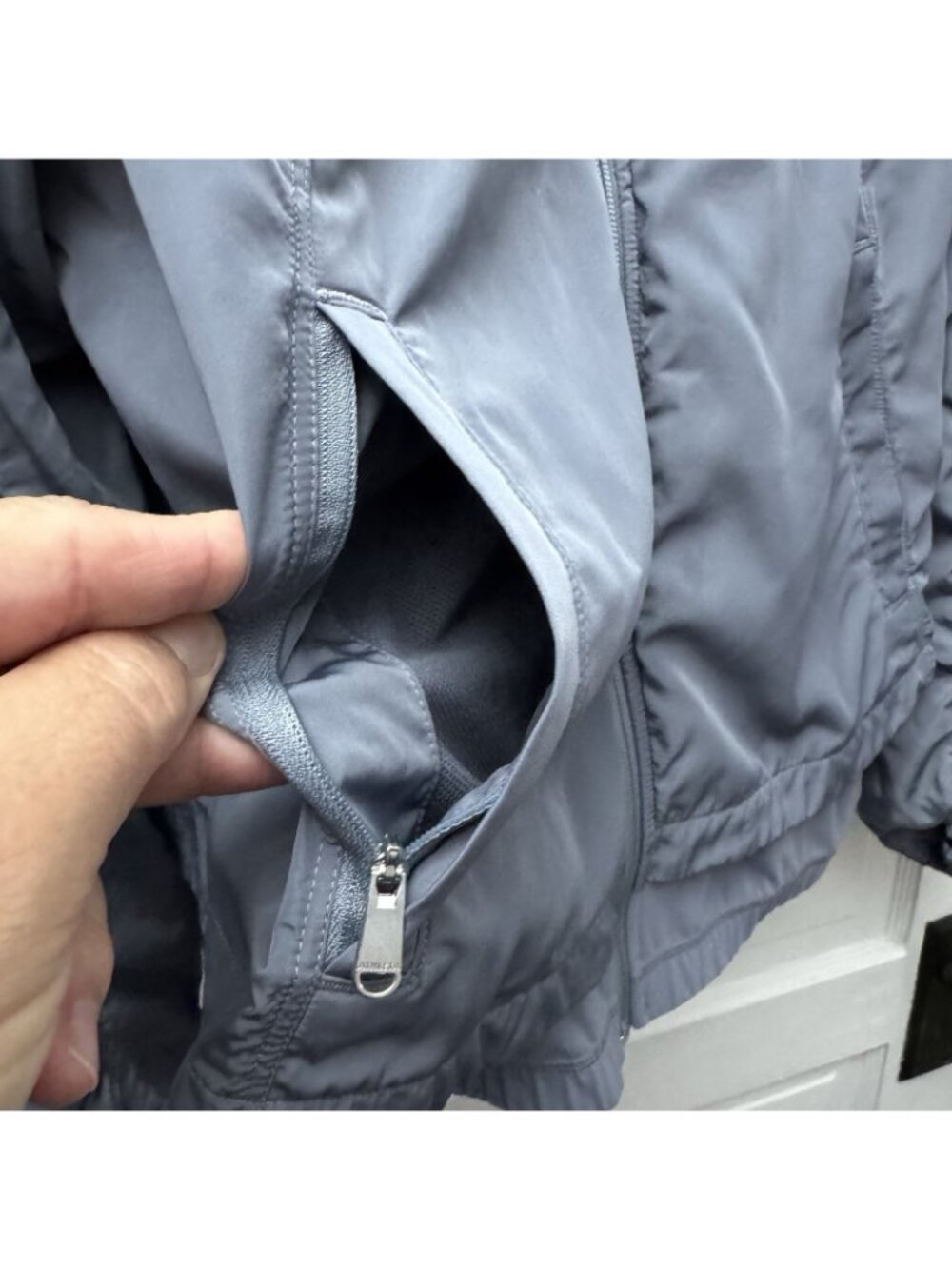 Athleta Medium Gray Ruched Sleeve Zip Front Bomber Jacket Women M - Picture 8 of 10